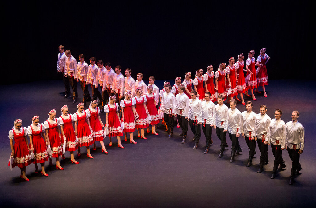 Artistic group Igor Moiseyev Ballet, Moscow, photo