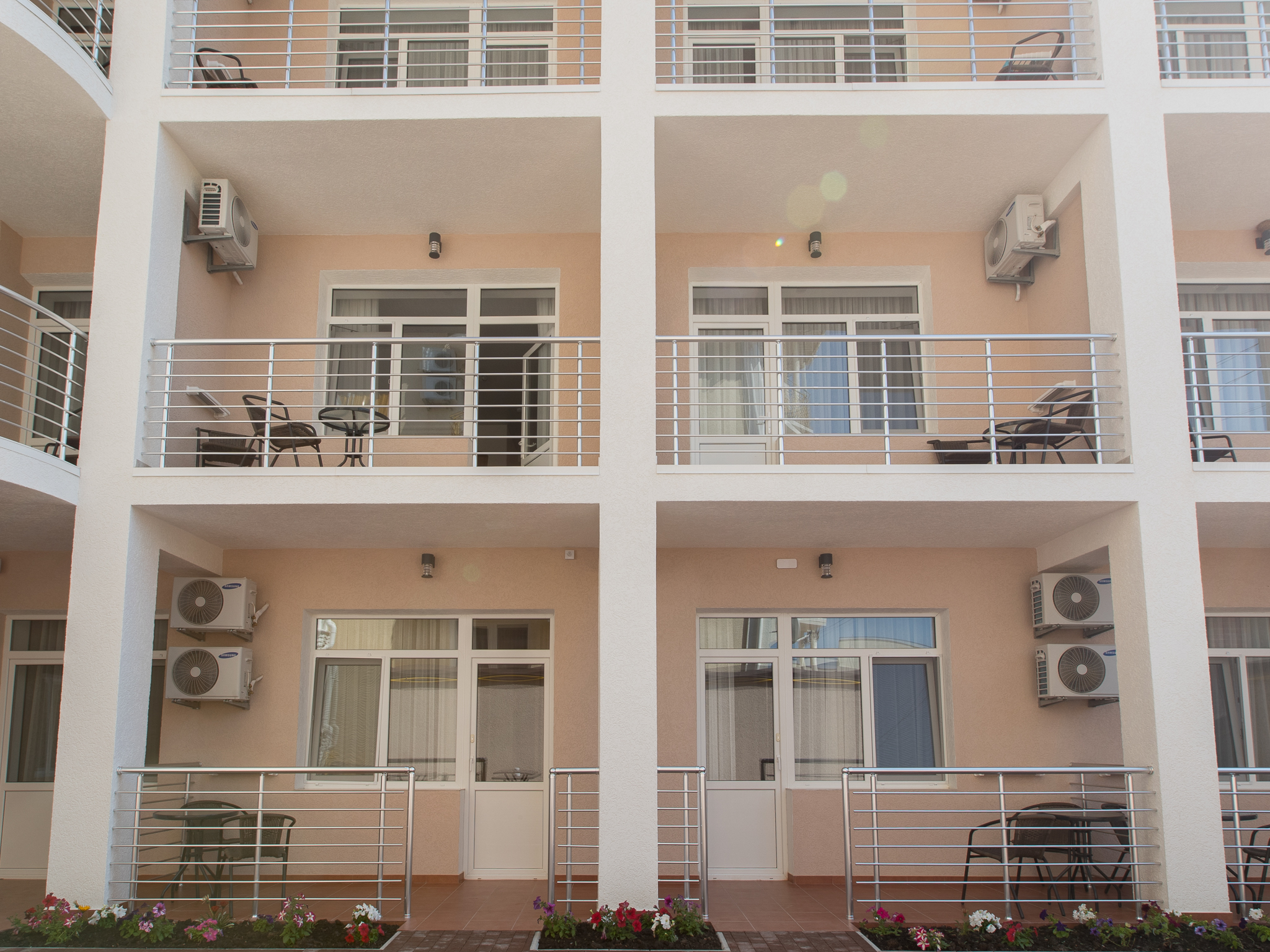 Фото отеля 2