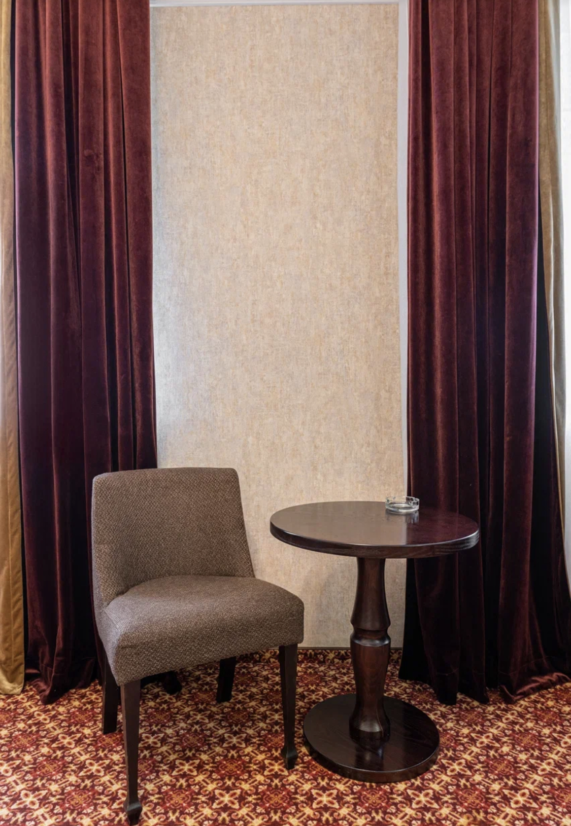 Фото Атташе