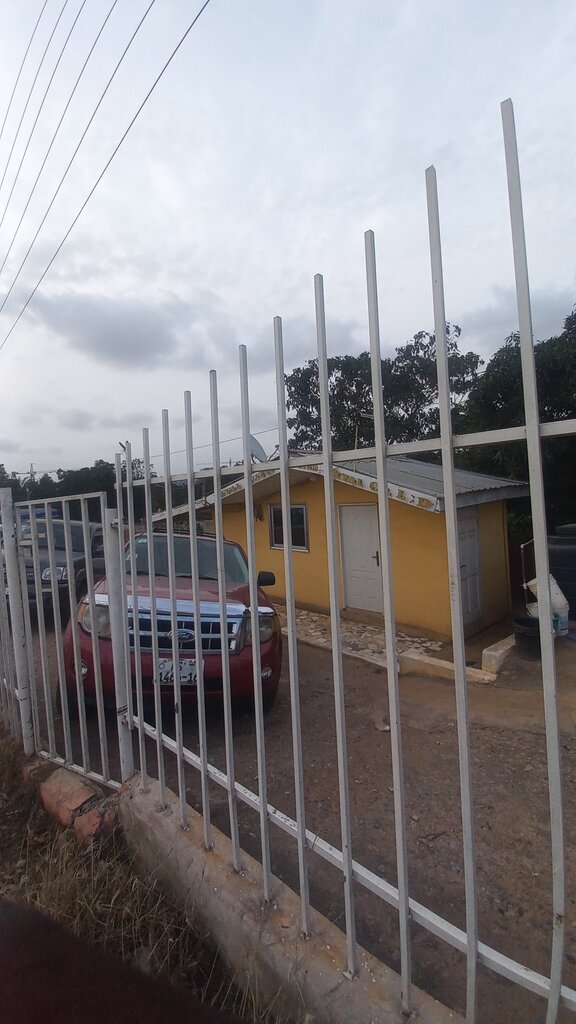 Car dealership McFal Auto, Accra, photo