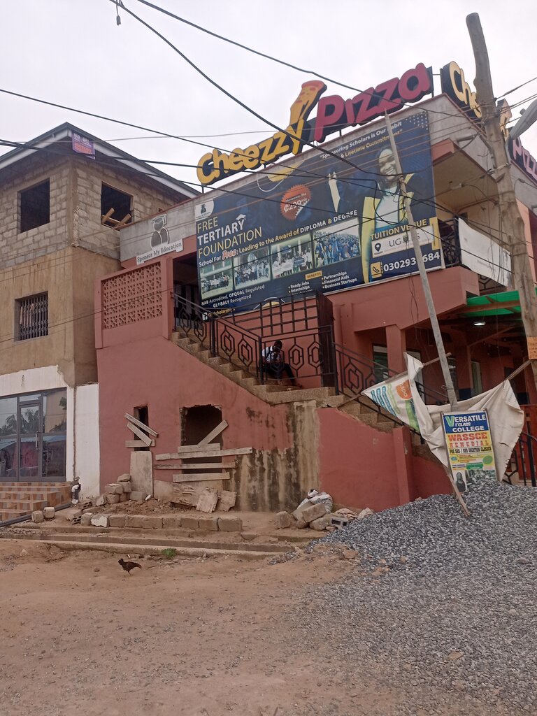 Pizzeria Cheezzy pizza, Accra, photo