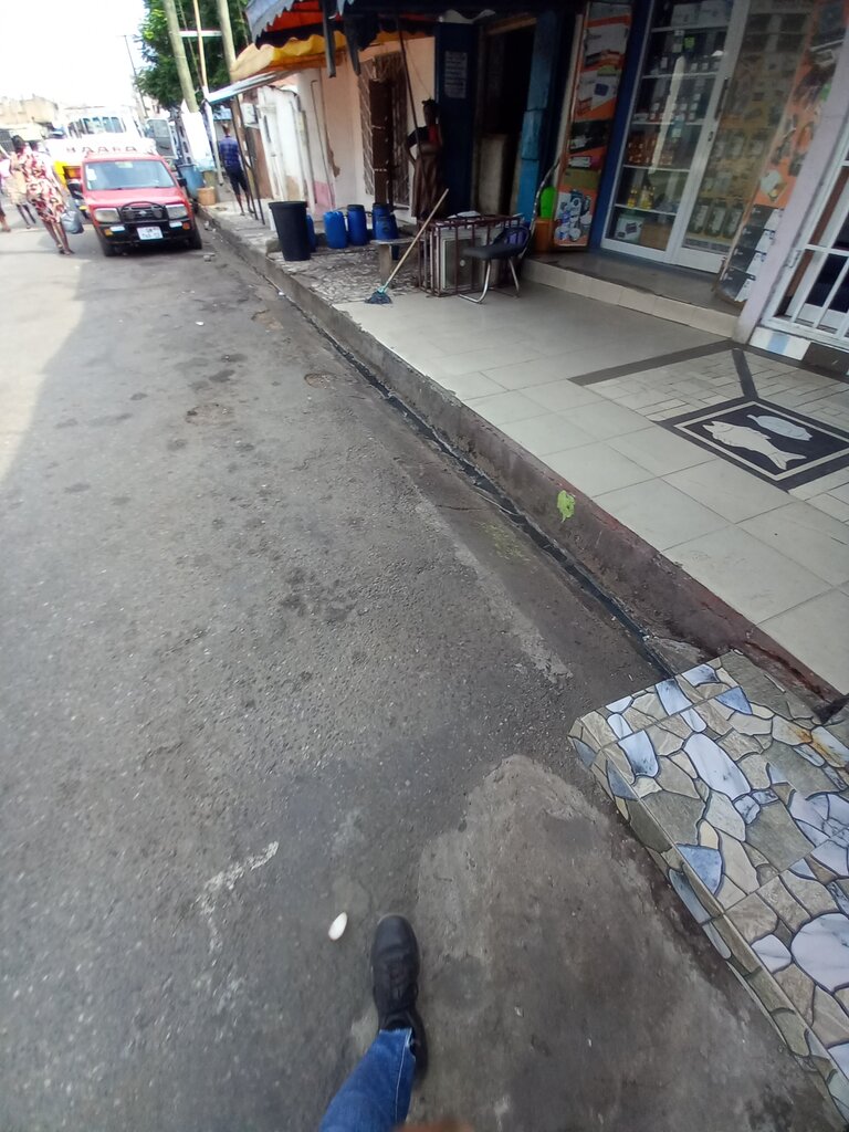 Mobile phone store Horla, Accra, photo