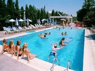 Фото Paleos Apartments