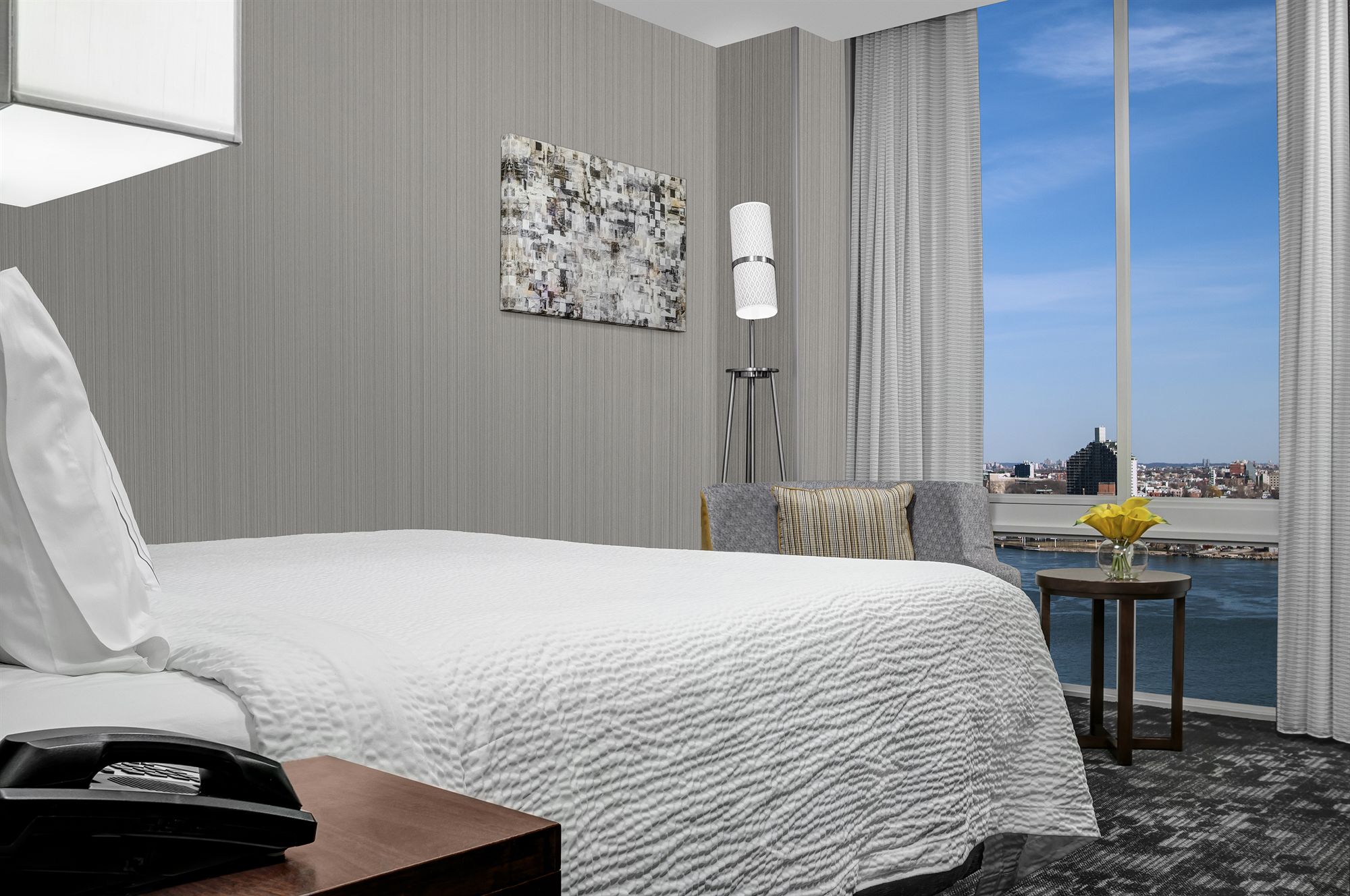 Фото Courtyard New York Manhattan/Upper East Side