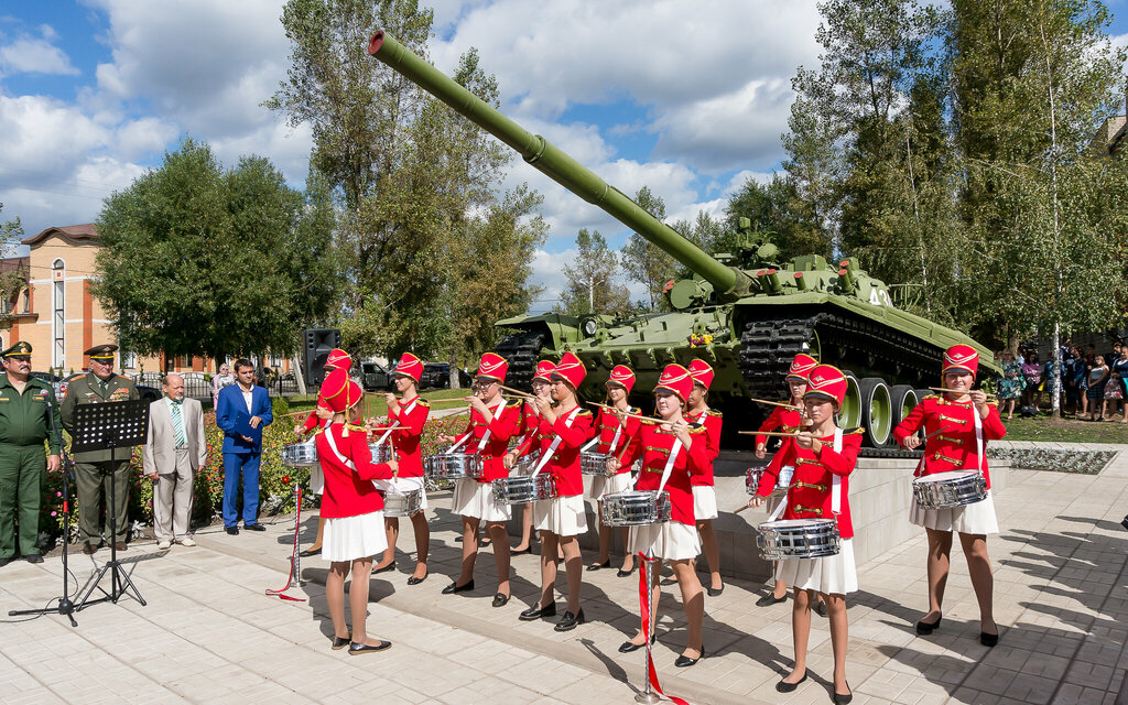 Monument to technology Основной танк Т-80Б, Livny, photo