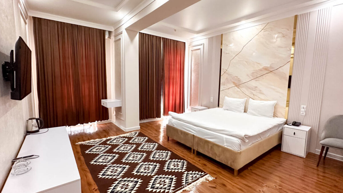 Фото отеля 2