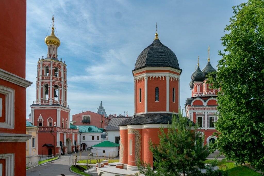 Монастырь Высоко-Петровский ставропигиальный мужской монастырь, Мәскеу, фото