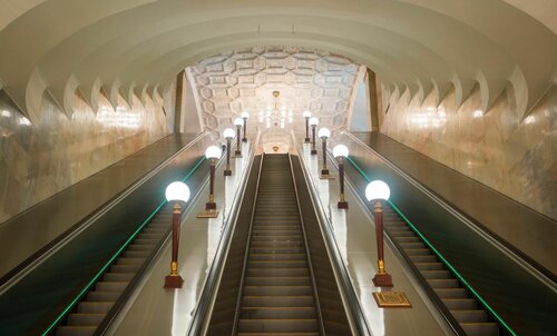 Krasnye Vorota (Moscow, Sadovaya-Chernogryazskaya Street), metro station