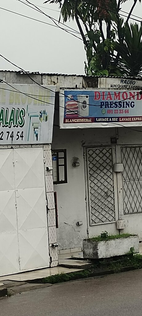 Printing services Diamond pressing, Douala, photo
