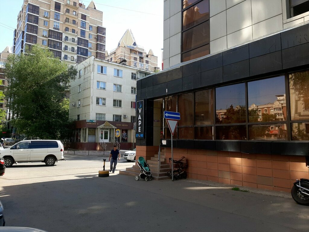 Clothing store Reuse Republic, Astana, photo