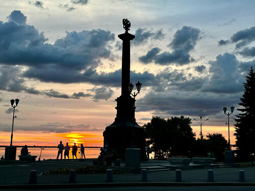 Кеудесі үлкен жалаңаш қайын ененің суреті