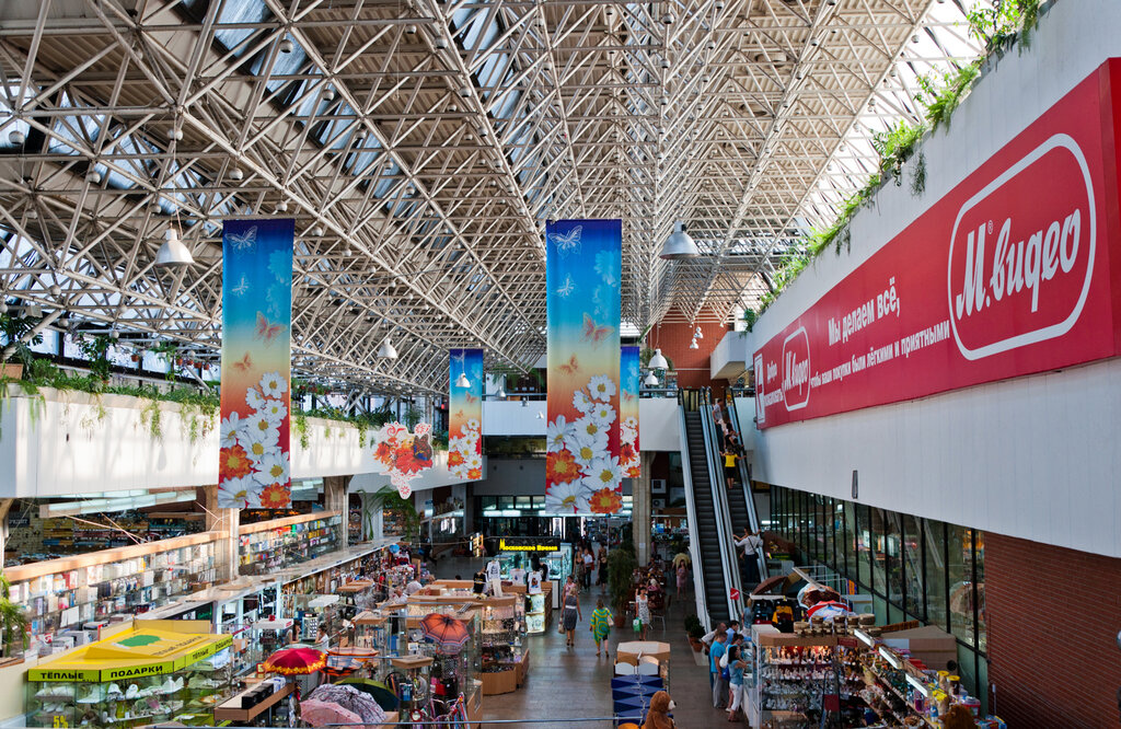 Shopping mall Omskiy, Omsk, photo