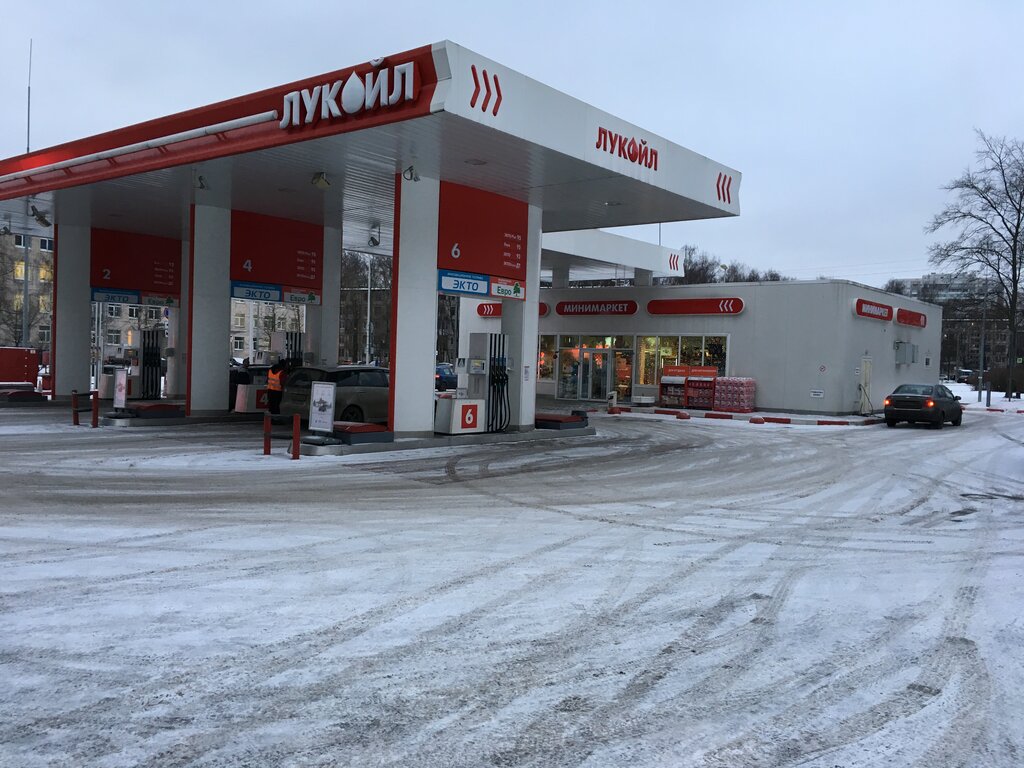 Gas station Lukoil, Saint Petersburg, photo