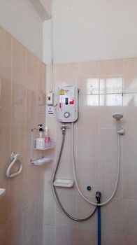 Фото The Living Place 2 - Hostel