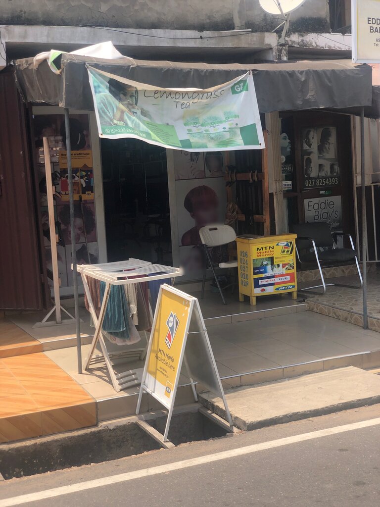 Hairdresser Efahs, Accra, photo