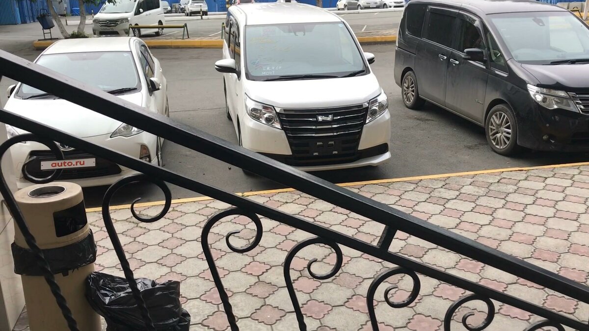 Toyota Noah - 14 от автора Красный внедорожник в Бортжурнале