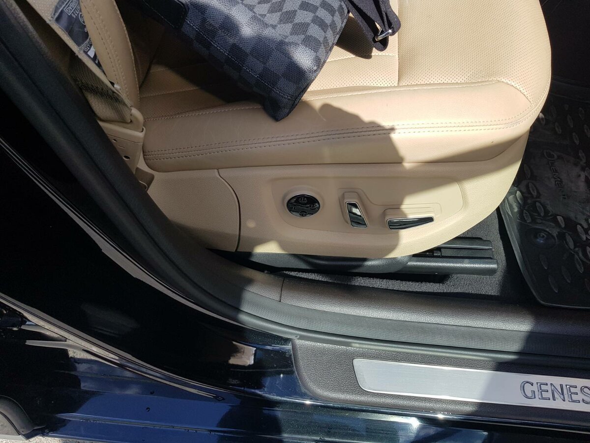 Hyundai Genesis - 3 от автора Павел в Бортжурнале