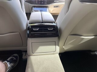 Audi A8 - 17 от автора Алексей в Бортжурнале