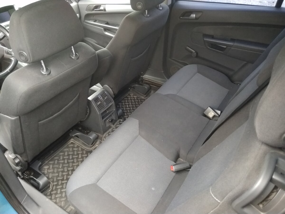 Opel Zafira - 8 от автора Коричневый седан в Бортжурнале