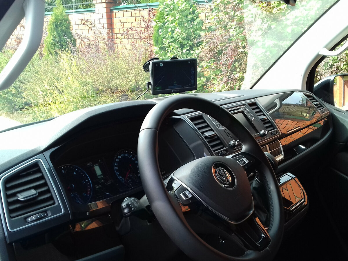 Volkswagen Multivan - 4 от автора Красный внедорожник в Бортжурнале