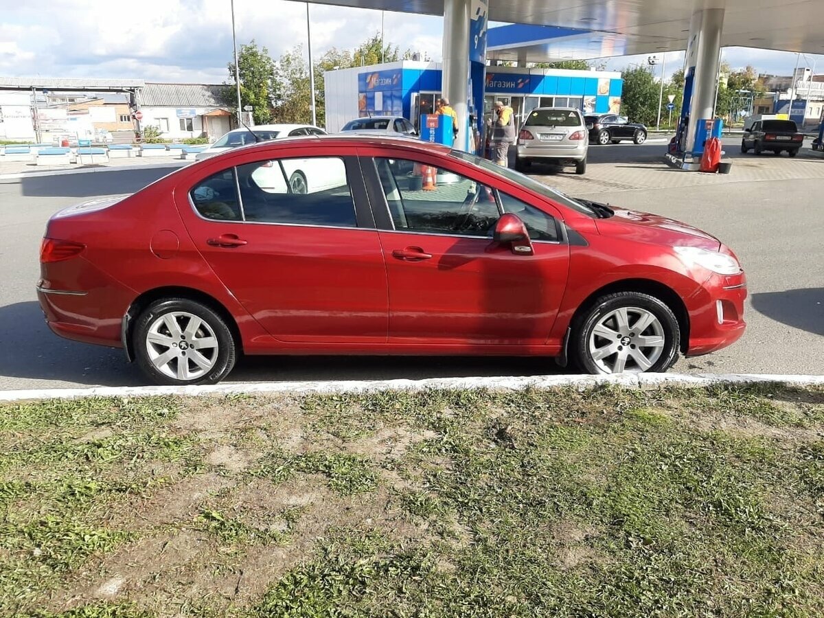 Peugeot 408 - 3 от автора Коричневый хэтчбек в Бортжурнале