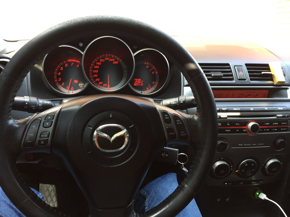 Mazda 3 - 4 от автора Коричневый хэтчбек в Бортжурнале