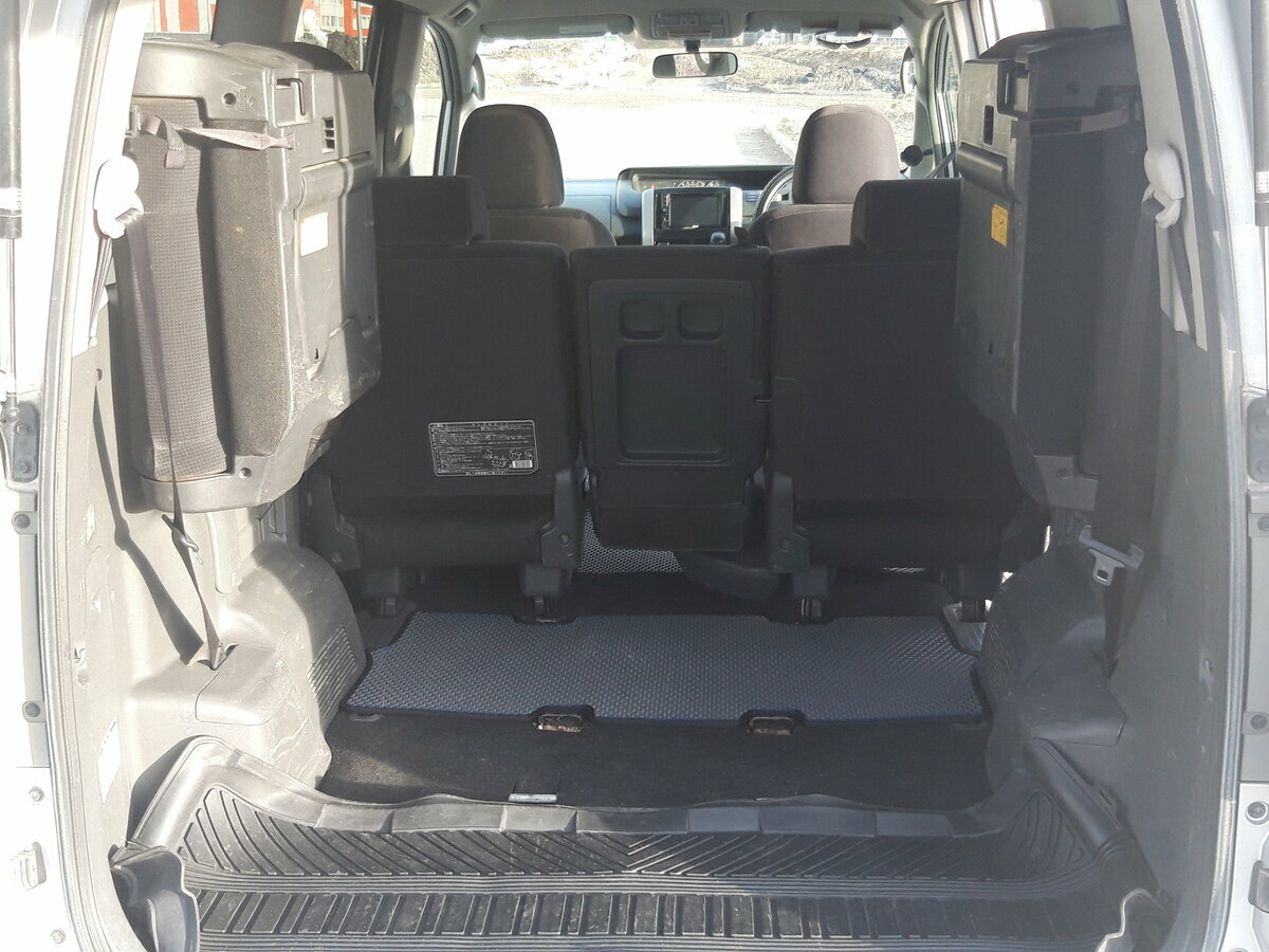 Toyota Voxy - 10 от автора Алексей в Бортжурнале