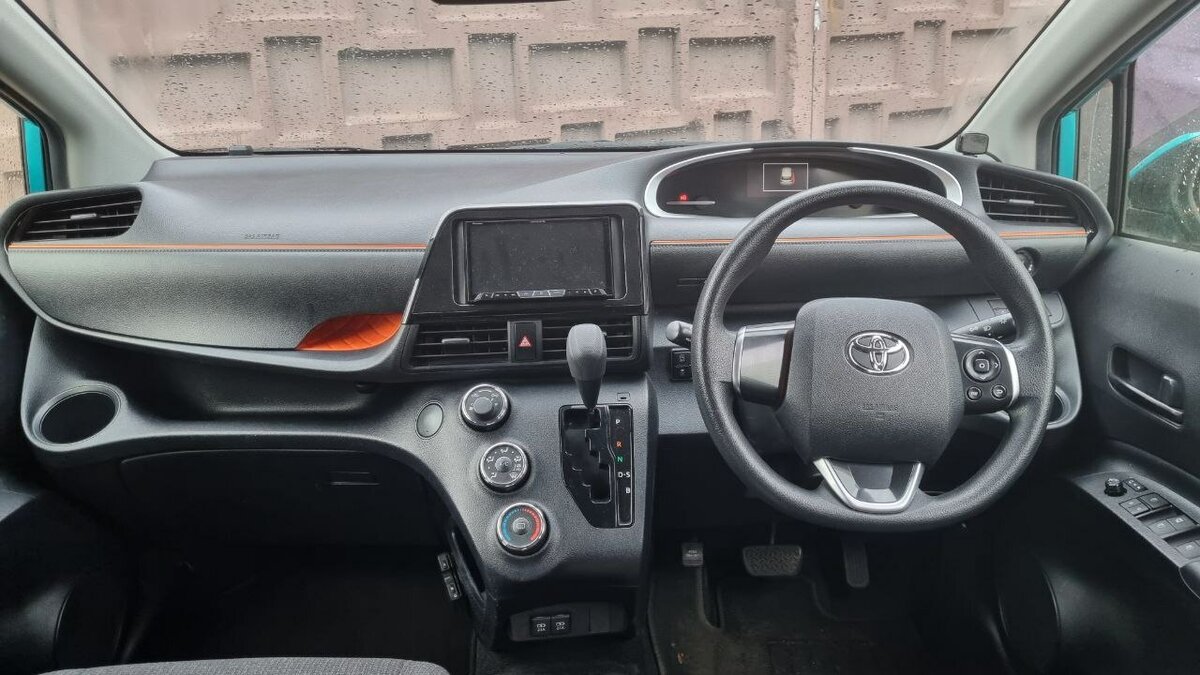 Toyota Sienta - 7 от автора Peter Pokryshkin в Бортжурнале
