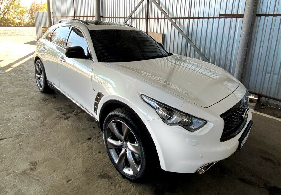 Infiniti QX70 - 1 от автора Роман в Бортжурнале