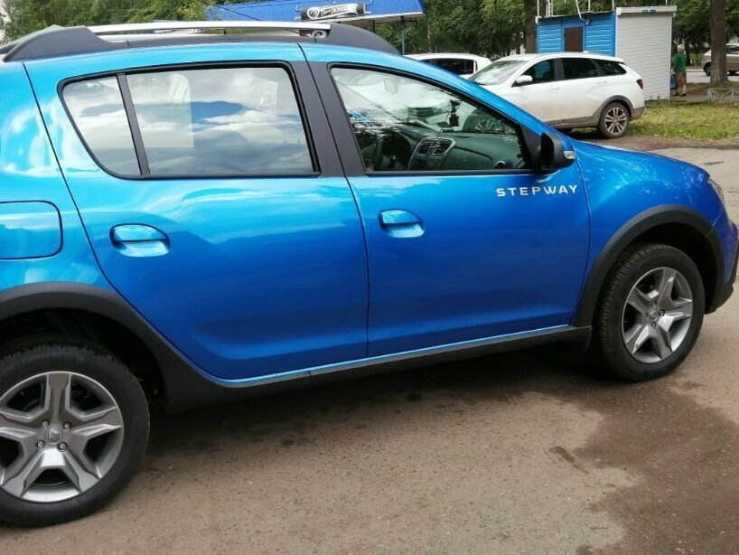 Renault Sandero - 4 от автора Красный внедорожник в Бортжурнале