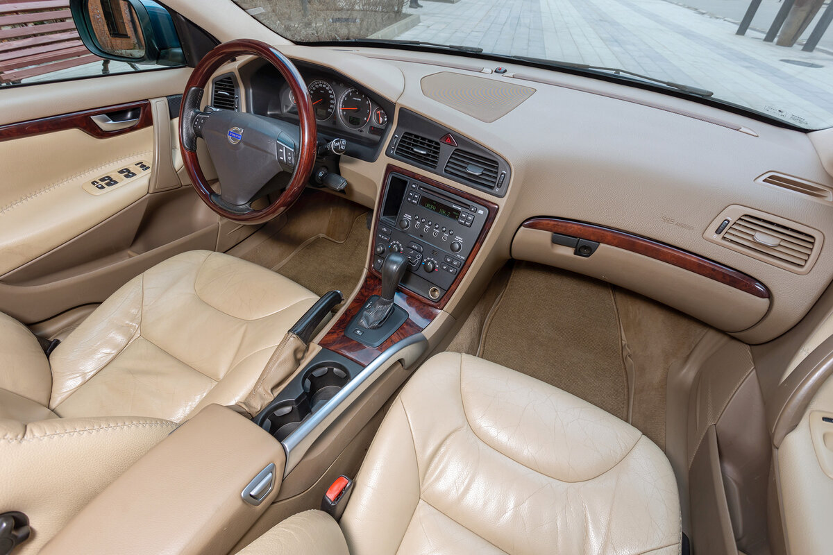 Volvo XC70 - 1 от автора Андрей в Бортжурнале