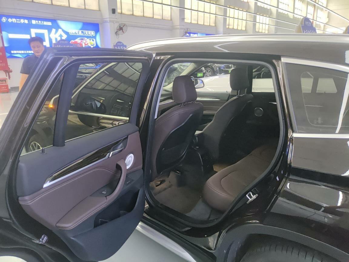 BMW X1 - 1 от автора Максим в Бортжурнале