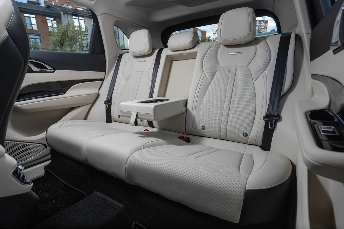 Hongqi HS3 - 5 от автора Журнал Авто.ру в Бортжурнале
