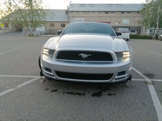 2012 Ford Mustang V Рестайлинг, серебристый, 1700000 рублей, вид 1