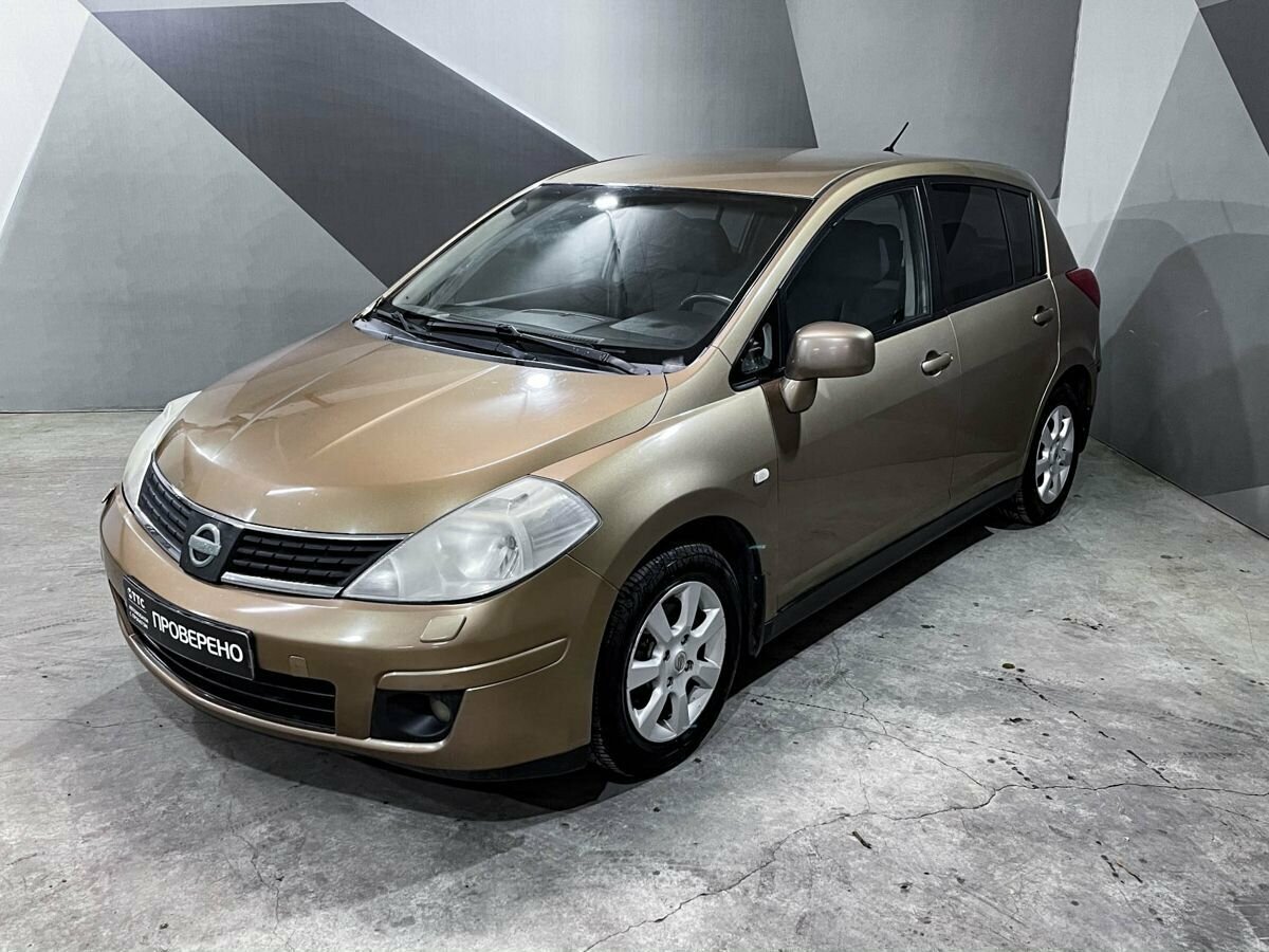 Nissan Tiida i 2007