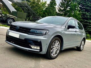 2017 Volkswagen Tiguan II, серый, 1968000 рублей, вид 1