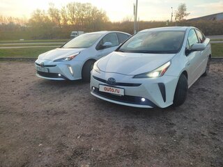 2019 Toyota Prius IV Рестайлинг (XW50), белый, 1994940 рублей, вид 1