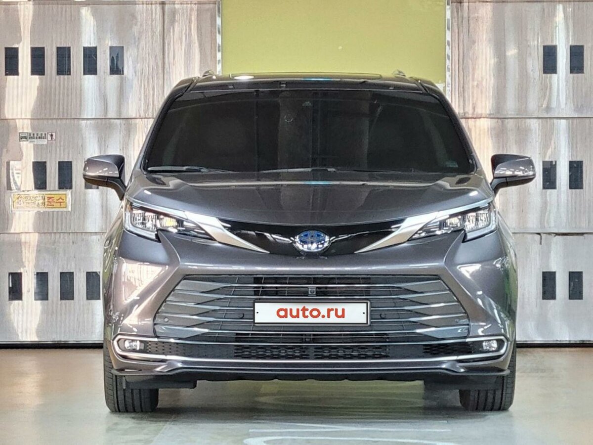 Toyota РјРёРЅРёРІСЌРЅ Sienna 2021