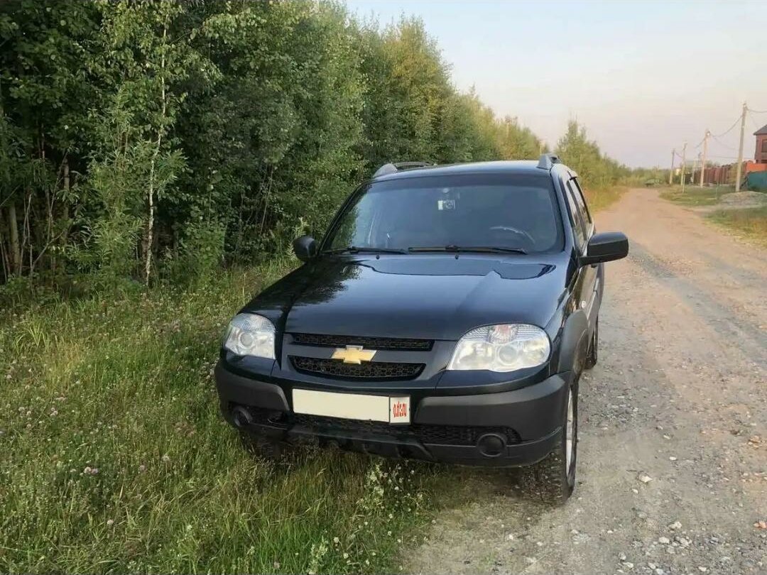 Купить б/у Chevrolet Niva I Рестайлинг 1.7 MT (80 л.с.) 4WD бензин ...