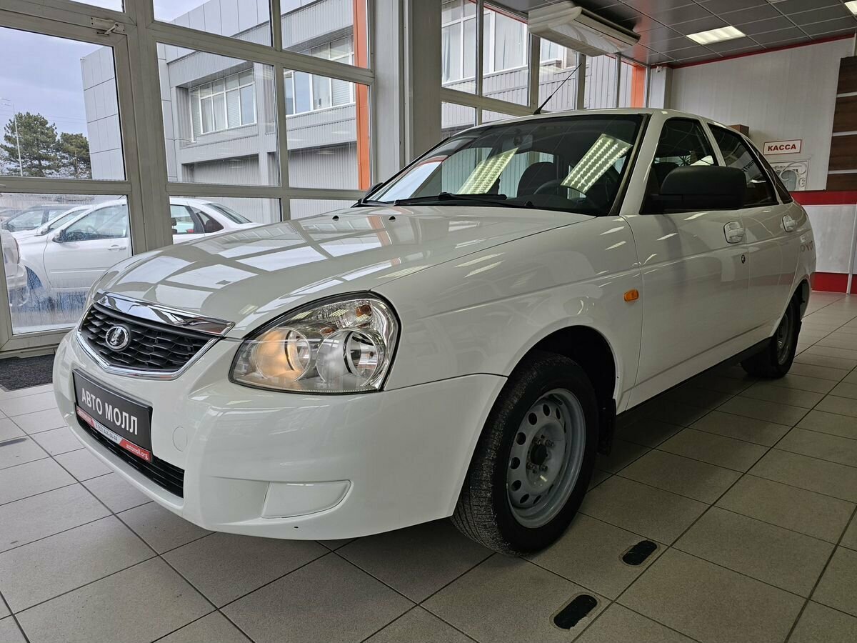 Купить б/у Lada (ВАЗ) Priora I Рестайлинг 1.6 MT (106 л.с.) бензин ...