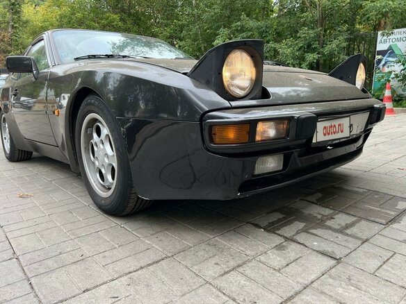 1986 Porsche 944, чёрный - вид 2