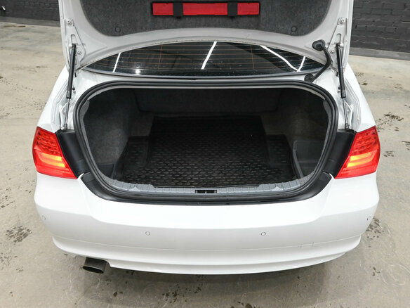 2011 BMW 3 серии 318i V (E90/E91/E92/E93) Рестайлинг, белый, 1495000 рублей - вид 6