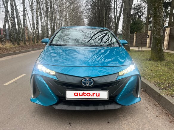 2018 Toyota Prius PHV ZVW52 IV (XW50), голубой, 1930000 рублей - вид 3
