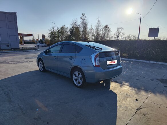 2013 Toyota Prius III Рестайлинг (XW30), голубой, 1050000 рублей - вид 5