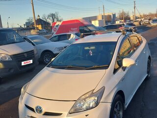 2010 Toyota Prius III (XW30), белый, 900000 рублей, вид 1