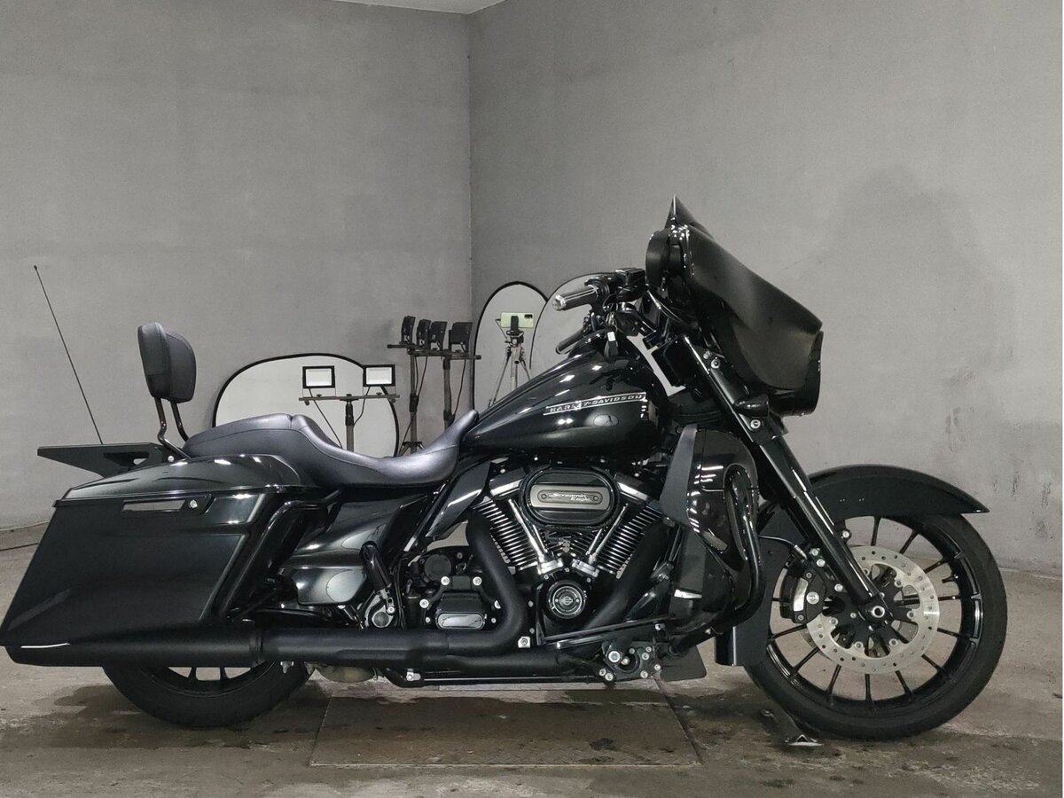 Harley-Davidson Street Glide Special