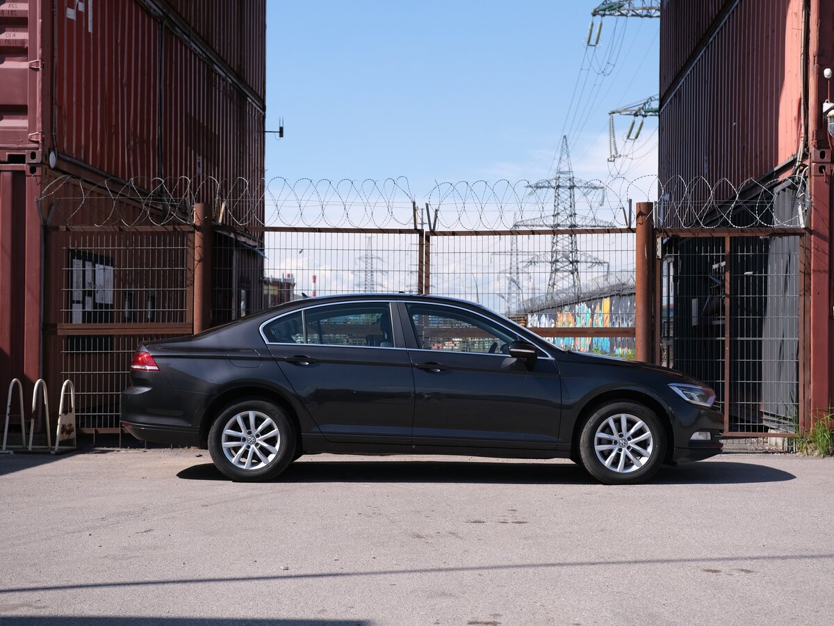 VOLKSWAGEN PASSAT - фото 4