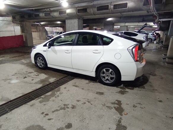 2012 Toyota Prius III Рестайлинг (XW30), белый, 1400000 рублей - вид 17