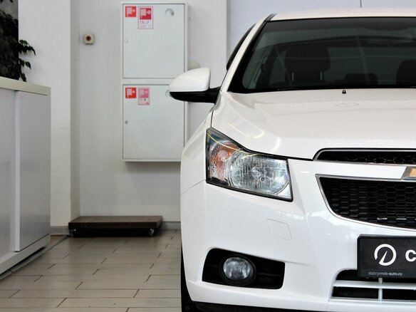 2011 Chevrolet Cruze I, белый - вид 2