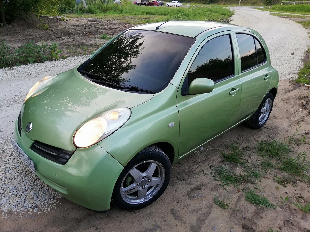 Nissan March 2002